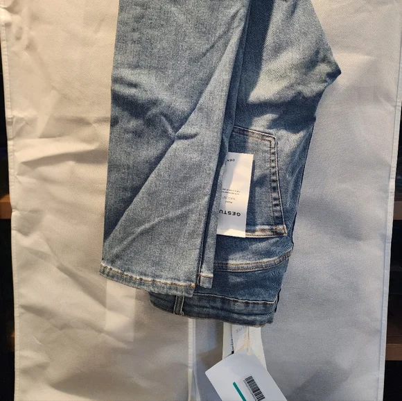 Women's Blue Jeans - Picture 6 of 6